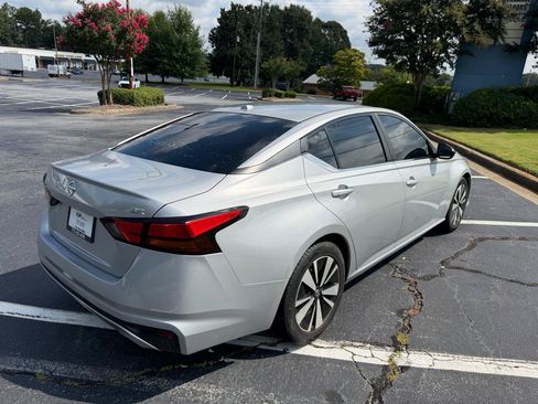 Used 2019 Nissan Altima 2.5 SR FWD image 5