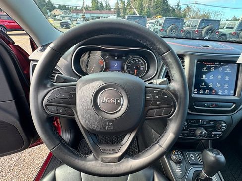 Used 2020 Jeep Cherokee Trailhawk w/ Cold Weather Group image 15