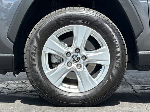 Used 2021 Toyota RAV4 LE image 25