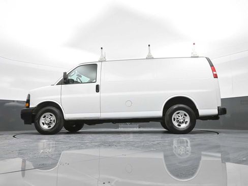 Used 2020 Chevrolet Express 2500 image 33