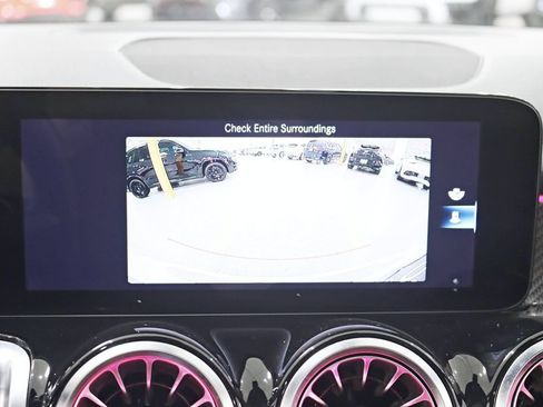 Used 2022 Mercedes-Benz GLB 35 AMG 4MATIC image 18
