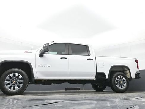 Used 2024 Chevrolet Silverado 2500 Custom w/ Custom Value Package image 43