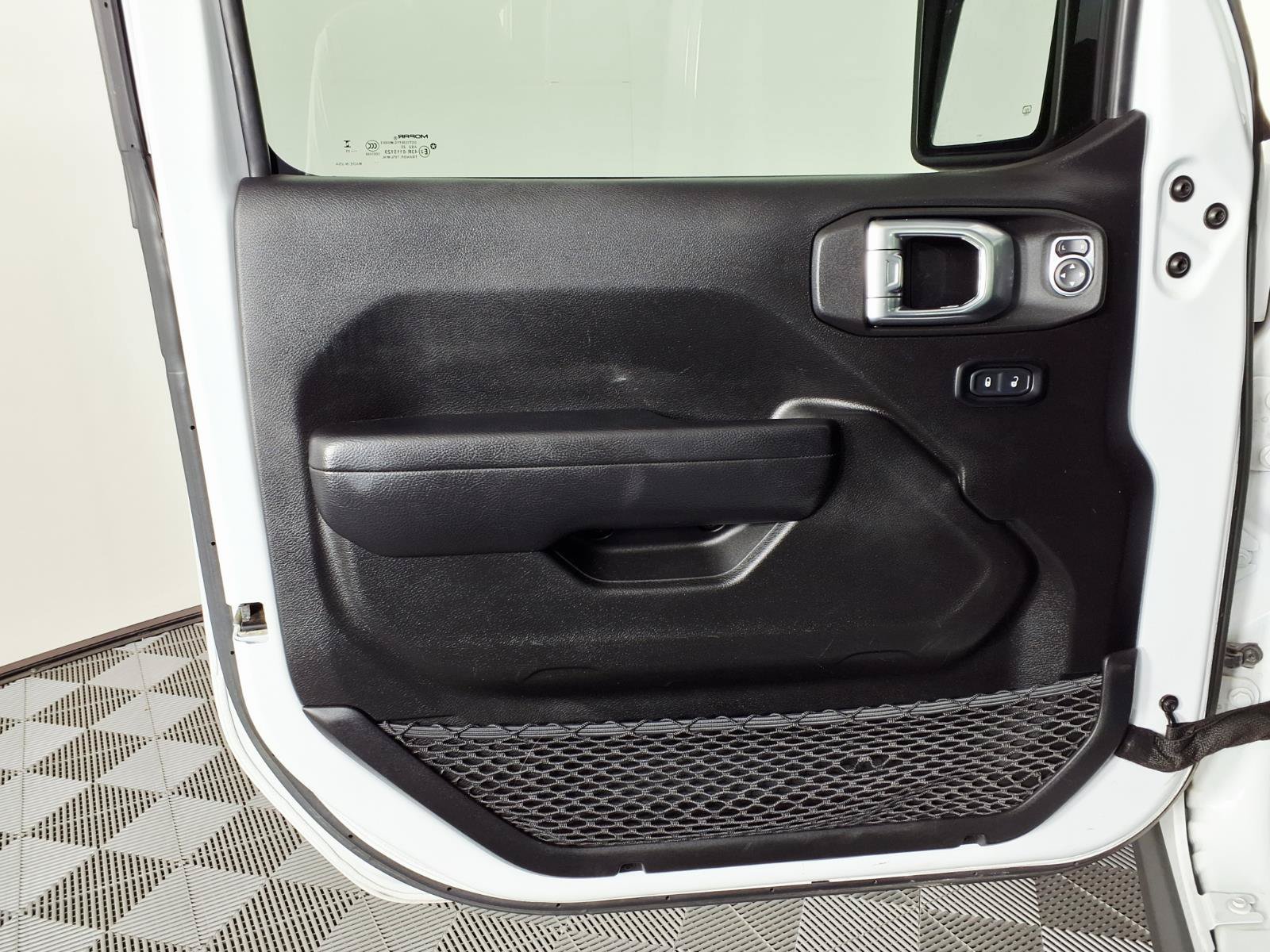 Used 2023 Jeep Wrangler Unlimited AWD/4WD image 16