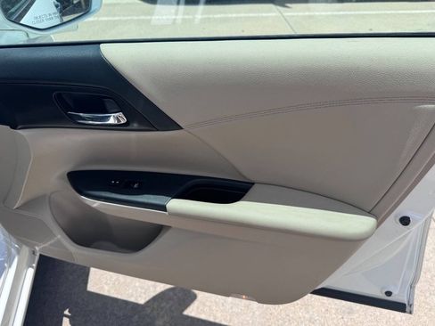 Used 2014 Honda Accord Touring image 21