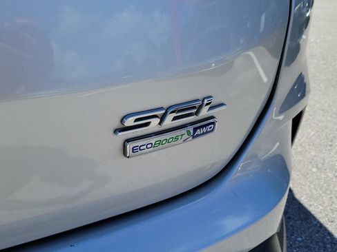 Used 2019 Ford Edge SEL w/ Equipment Group 201A AWD/4WD image 8