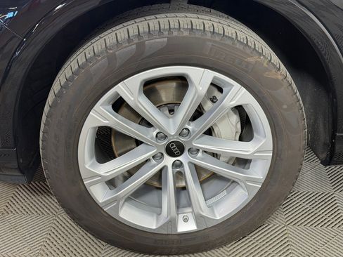 Certified 2025 Audi Q7 2.0T Premium w/ Convenience Package AWD/4WD image 12