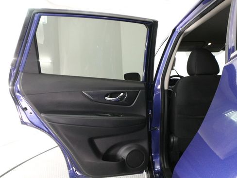 Used 2018 Nissan Rogue S AWD/4WD image 31