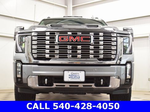 Used 2024 GMC Sierra 2500 Denali w/ Denali Reserve Package image 2