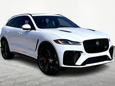 Used 2022 Jaguar F-PACE SVR image 11