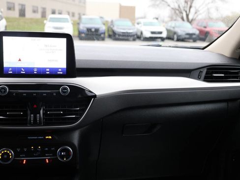 Used 2020 Ford Escape SE image 24