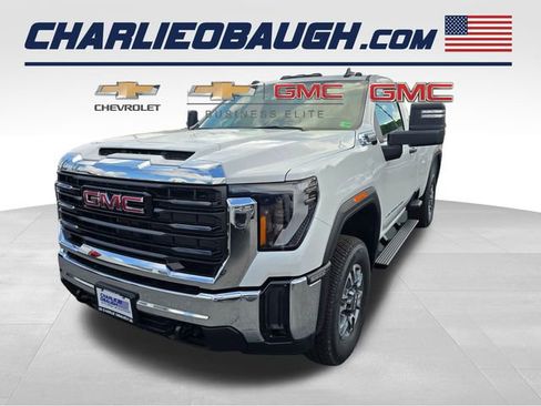 New 2025 GMC Sierra 3500 Pro image 1