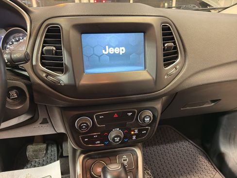 Used 2018 Jeep Compass Latitude w/ Popular Equipment Group image 18
