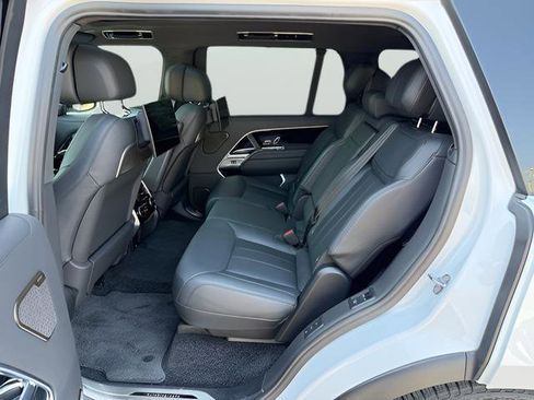 Certified 2024 Land Rover Range Rover Long Wheelbase Autobiography AWD/4WD image 28