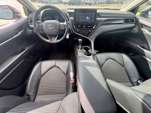 Used 2023 Toyota Camry SE FWD image 7