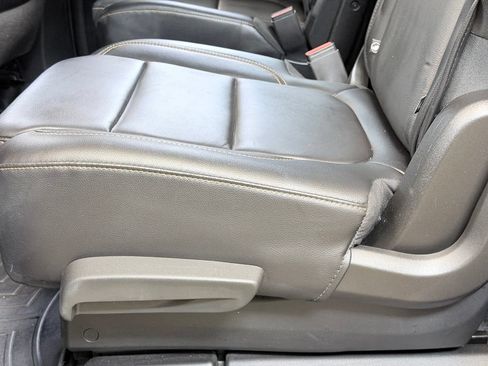 Used 2019 Chevrolet Traverse LT w/ LT Premium Package FWD image 18