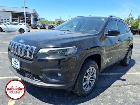Used 2020 Jeep Cherokee Latitude Plus w/ Cold Weather Group AWD/4WD image 3