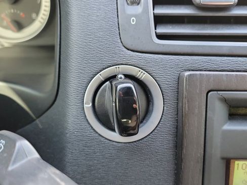 Used 2013 Volvo C70 T5 image 16