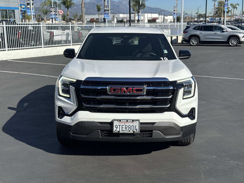 Used 2025 GMC Terrain Elevation image 2