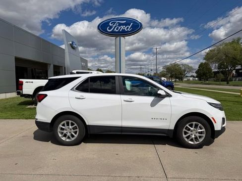 Used 2024 Chevrolet Equinox LT AWD/4WD image 11