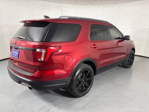 Used 2019 Ford Explorer XLT FWD image 8