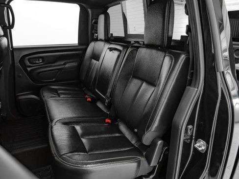 Used 2019 Nissan Titan SL w/ Midnight Edition image 36