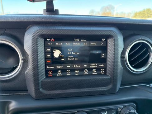 Used 2020 Jeep Wrangler Unlimited Sahara w/ LED Lighting Group image 18