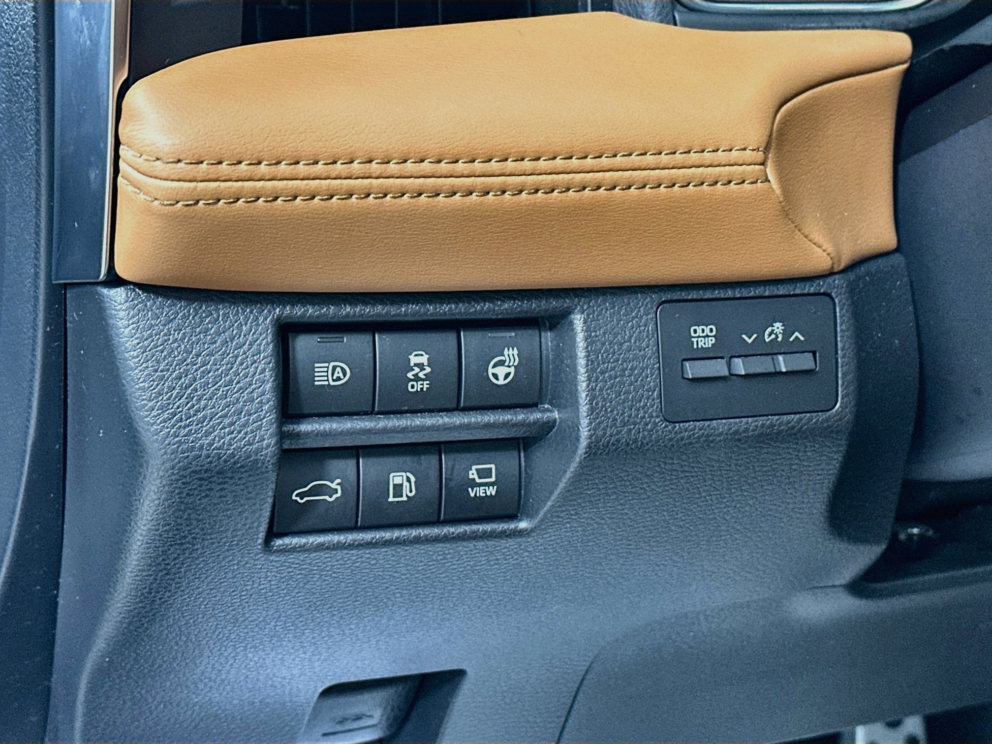 Used 2022 Toyota Avalon Touring w/ Advanced Safety Package FWD image 10