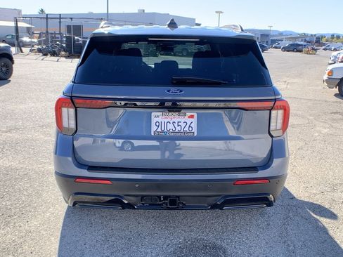 Used 2025 Ford Explorer ST-Line w/ Premium Package image 7