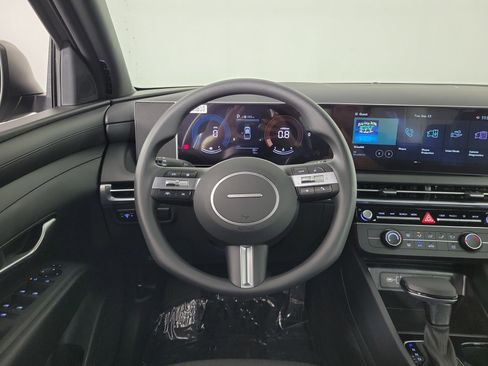 New 2025 Hyundai Santa Cruz SE image 11