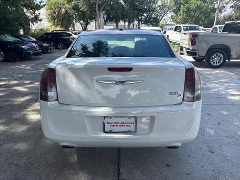 Used 2014 Chrysler 300 S RWD image 8