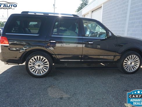 Used 2015 Lincoln Navigator 4WD w/ Equipment Group 101A Reserve image 12