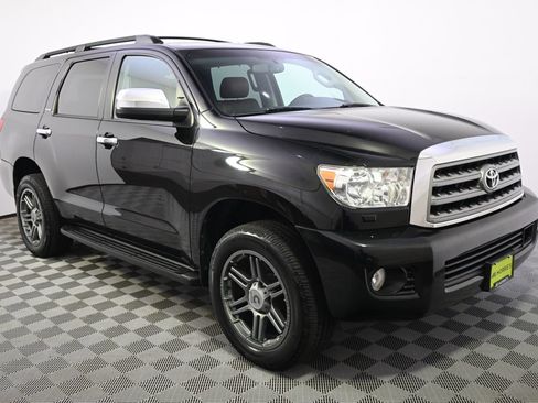 Used 2017 Toyota Sequoia Platinum AWD/4WD image 5