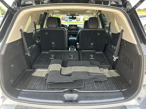 Used 2022 Nissan Pathfinder Platinum w/ Cargo Package AWD/4WD image 23