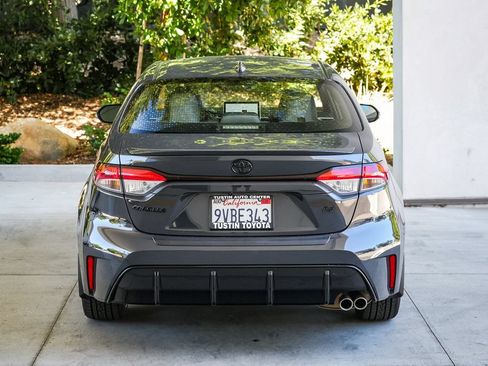 Used 2025 Toyota Corolla SE w/ SE Premium Package FWD image 5