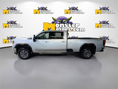 Used 2022 GMC Sierra 2500 SLE w/ SLE Value Package; image 7