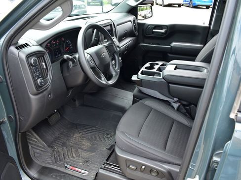 Used 2025 Chevrolet Silverado 1500 Custom Trail Boss w/ Dark Appearance Package AWD/4WD image 22
