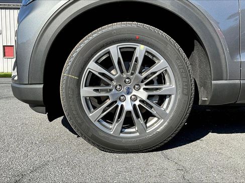 New 2026 Ford Explorer Active image 12