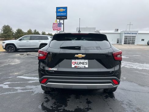 New 2026 Chevrolet Trax LT w/ Driver Confidence Package image 13