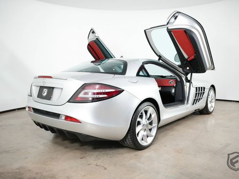 Used 2005 Mercedes-Benz SLR image 11