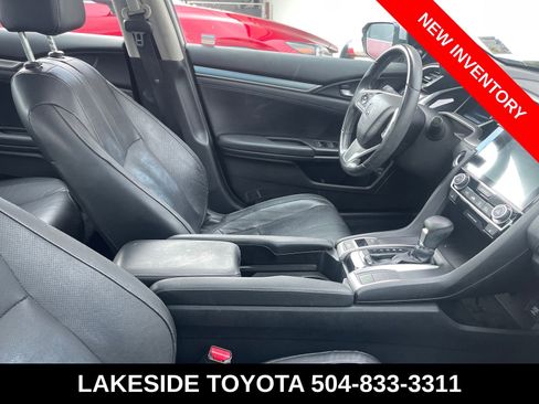 Used 2016 Honda Civic Touring image 9