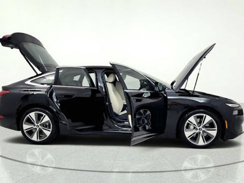 Used 2025 Audi A6 e-tron Premium Plus w/ Premium Plus RWD image 20