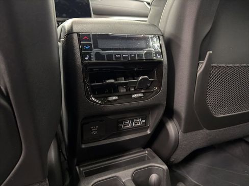 New 2025 Jeep Grand Cherokee L Limited w/ Luxury Tech Group II RWD image 14