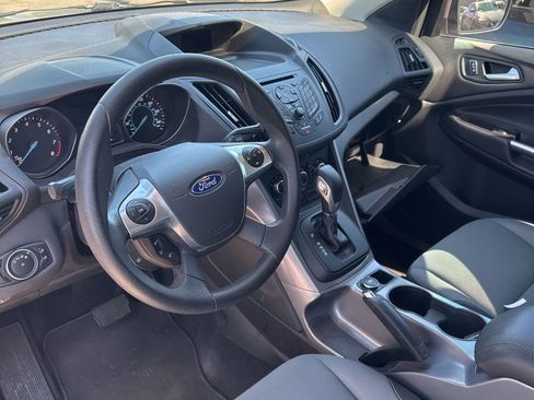 Used 2015 Ford Escape SE image 5