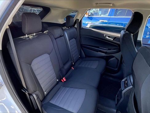 Used 2023 Ford Edge SE w/ Black Appearance Package image 23