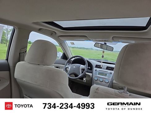 Used 2009 Toyota Camry LE FWD image 18