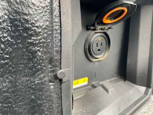 Certified 2022 Ford F150 XLT w/ Equipment Group 302A High image 9