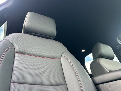 Used 2025 Chevrolet Blazer RS image 21