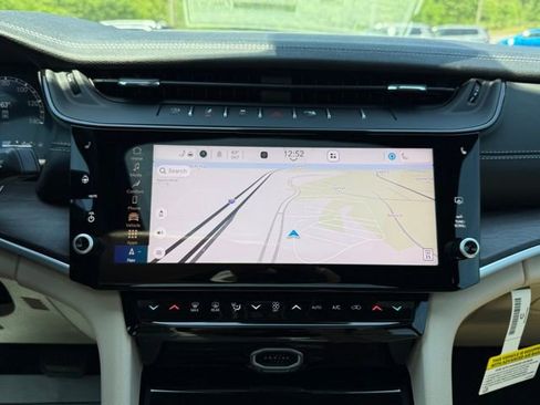 New 2026 Jeep Grand Cherokee Limited w/ Limited Altitude Package AWD/4WD image 19