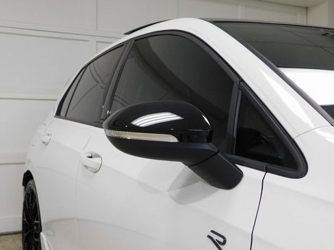 Used 2025 Volkswagen Golf R image 10