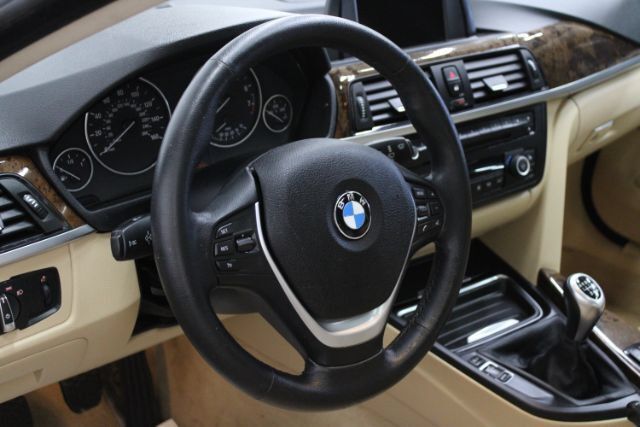 Used 2014 BMW 428i Coupe w/ Cold Weather Package RWD image 11
